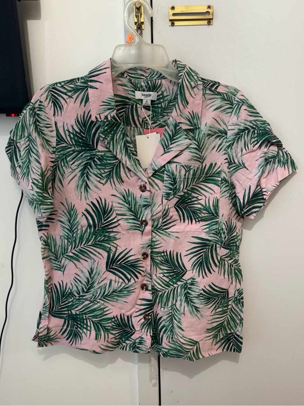 Kensie Palm Hawaiian Button Down Blouse